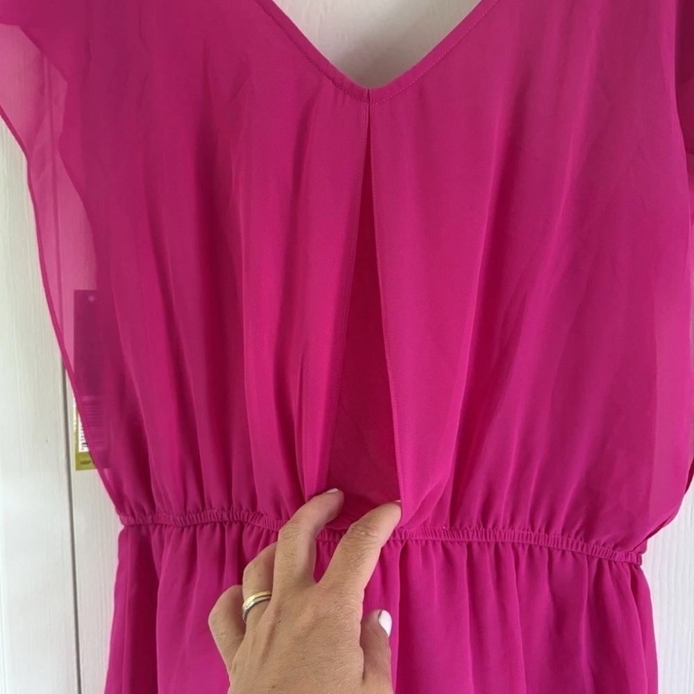 Gianni Bini Women’s Fuchsia Pink Sheer V-Neck Blouse with Elastic Waist – Size M - Picture 5 of 5